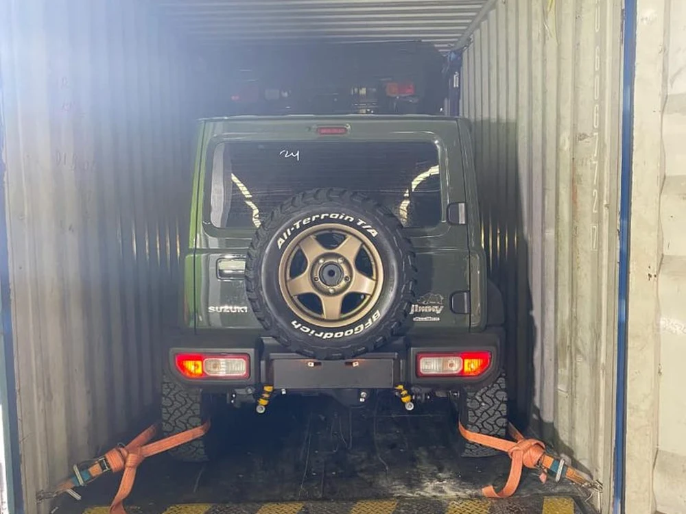 Pemuatan Kontainer Akas Cargo